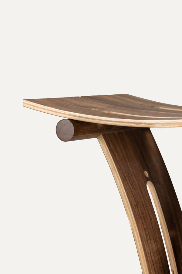 (OOM).06_STOOL